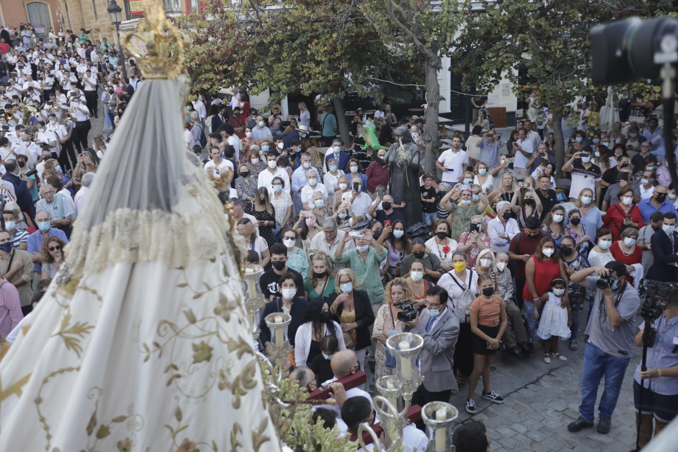 FOTOS: El fervor se desborda en Cádiz con la Virgen del Rosario