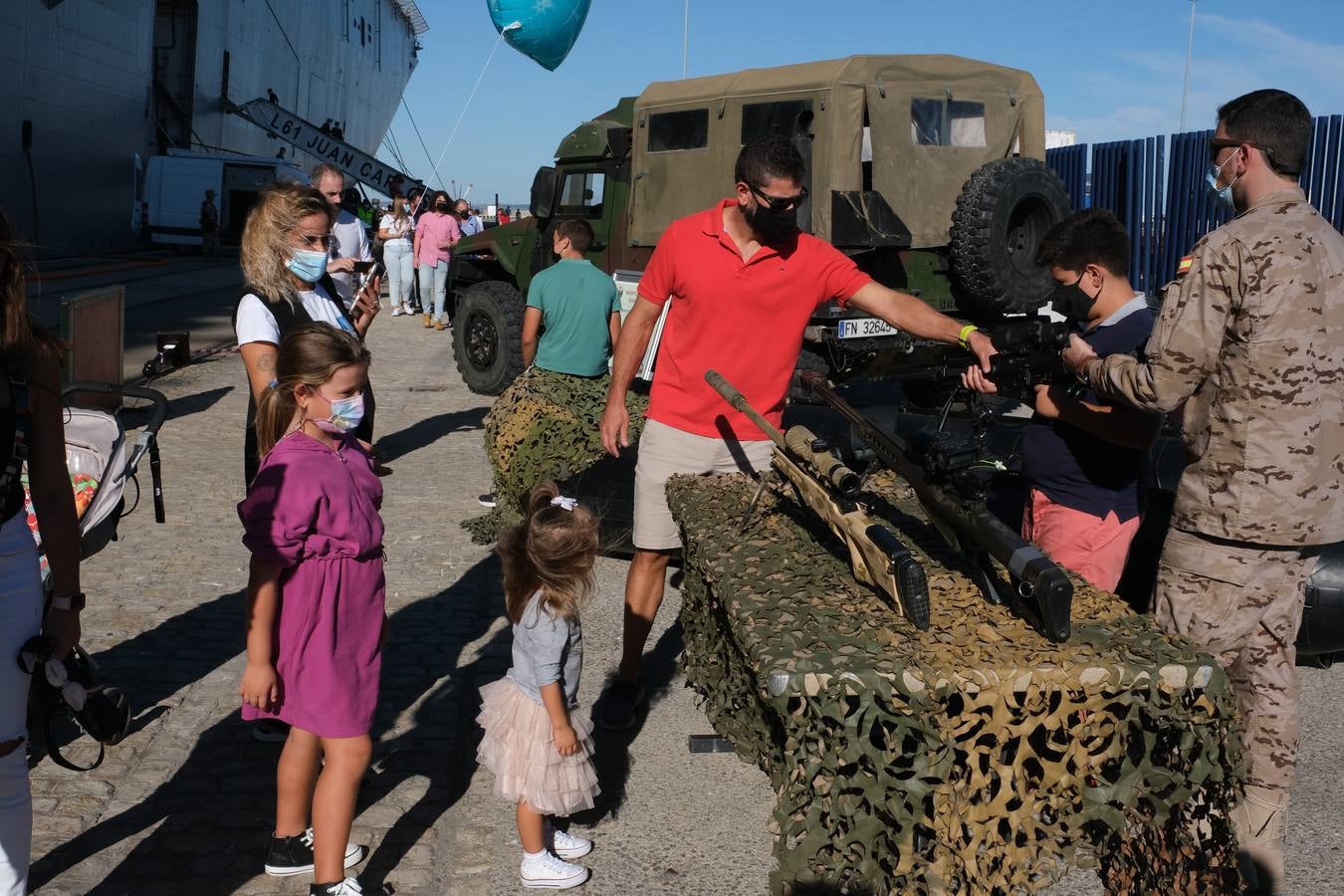 FOTOS: Así ha sido la Jornada de Puertas Abiertas en el buque portaeronaves &#039;Juan Carlos I&#039;