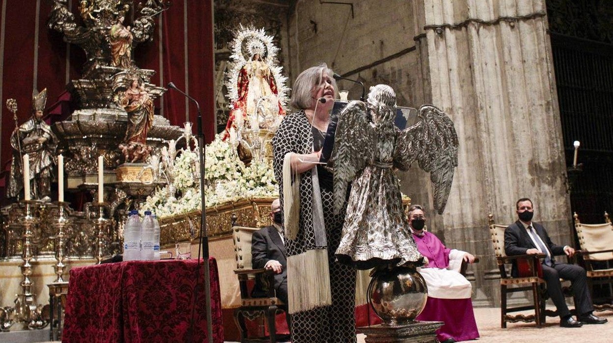 Rosa García Perea pregona las Glorias de Sevilla