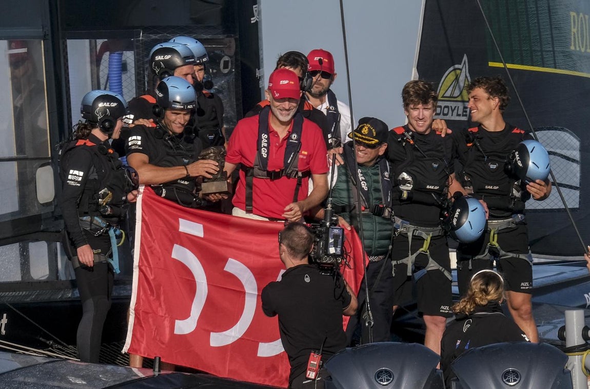 FOTOS: El Rey Felipe en Cádiz por la Sail GP
