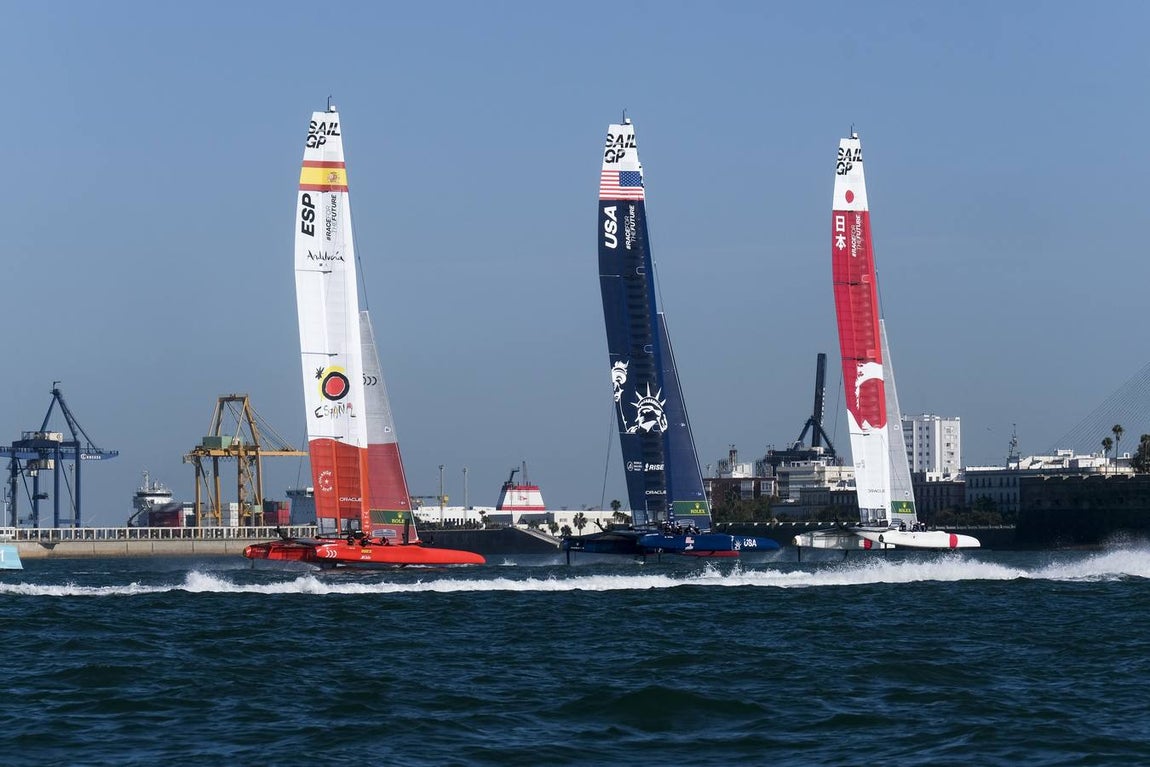 Fotos: Así ha sido la primera jornada de la SailGP en Cádiz