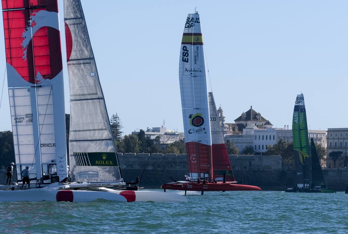 Fotos: Así ha sido la primera jornada de la SailGP en Cádiz