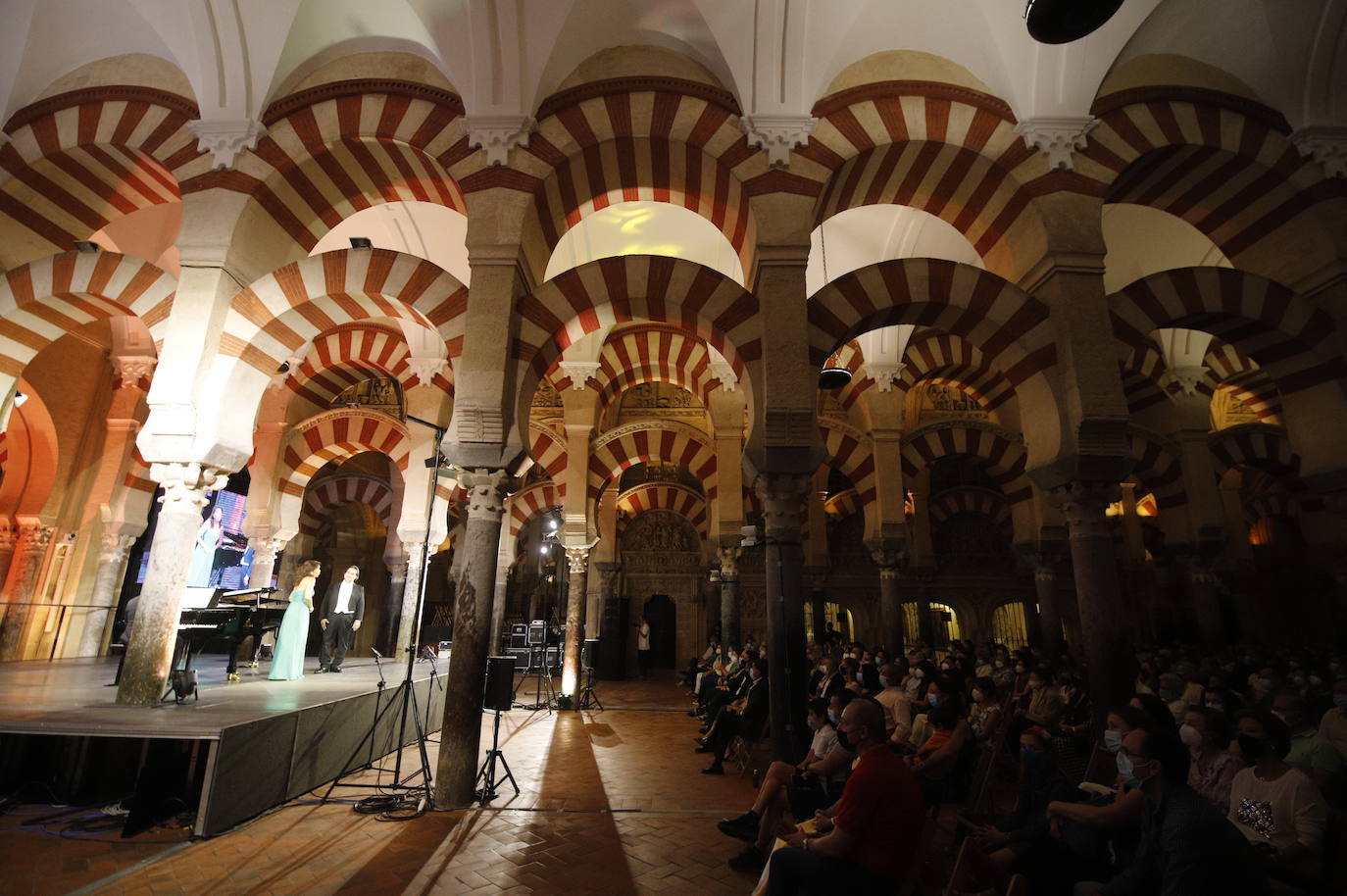 El recital lírico en la Mezquita-Catedral de Córdoba, en imágenes