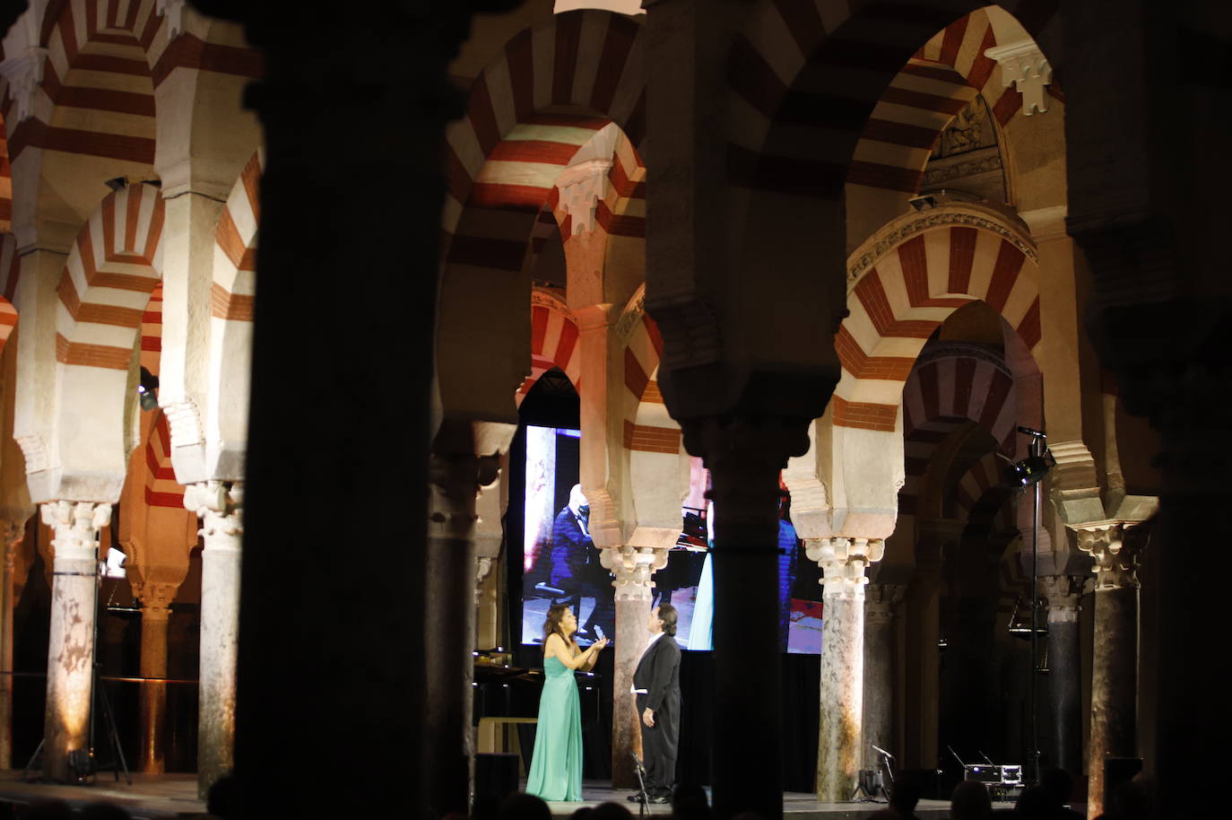 El recital lírico en la Mezquita-Catedral de Córdoba, en imágenes