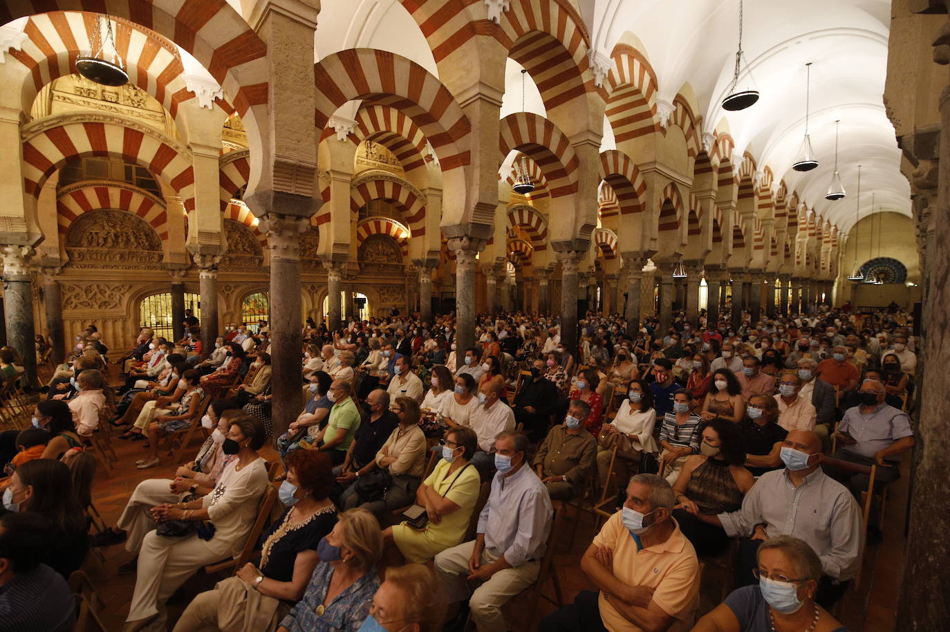 El recital lírico en la Mezquita-Catedral de Córdoba, en imágenes