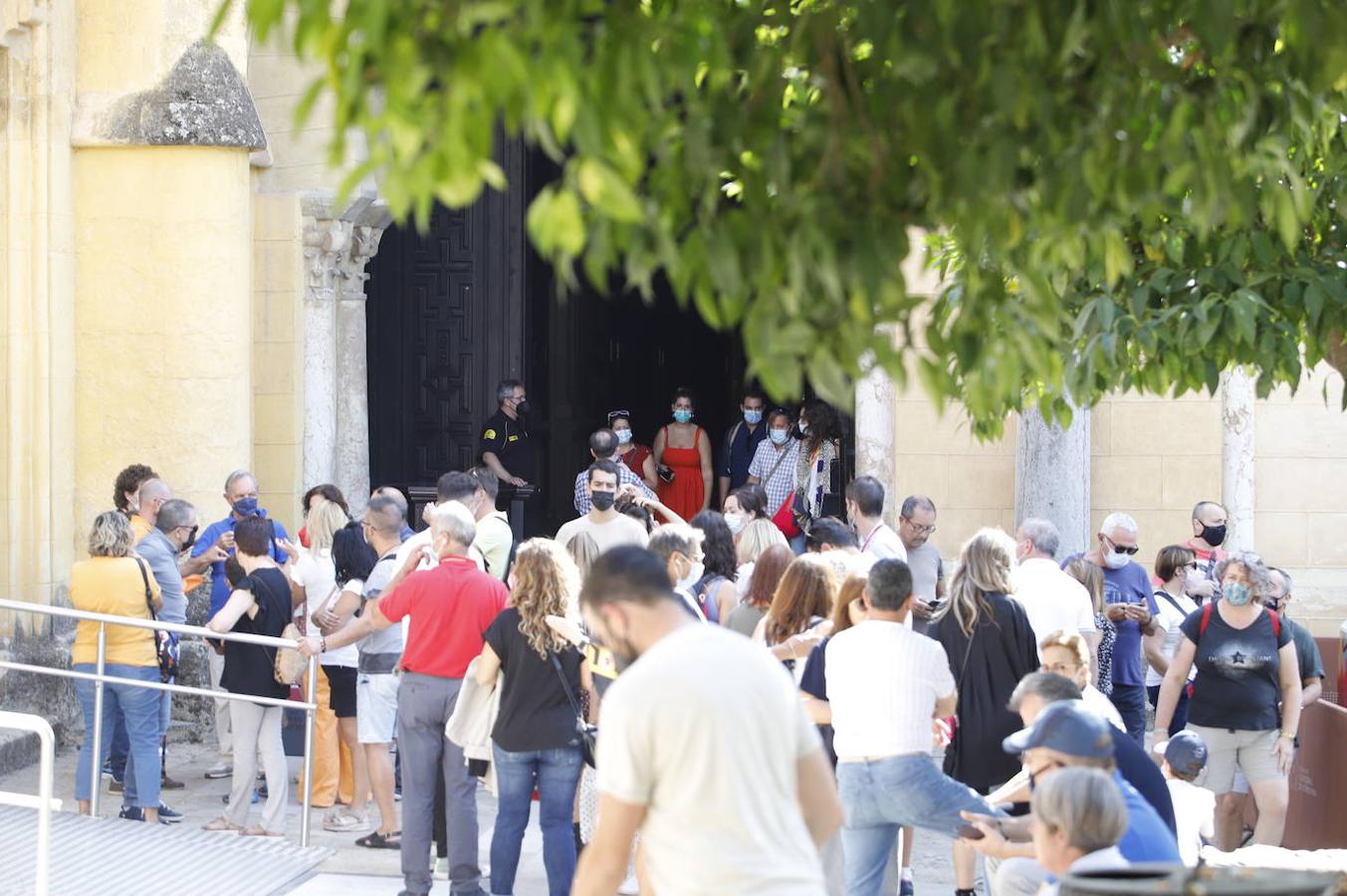 El turismo en Córdoba en el Puente del Pilar, en imágenes