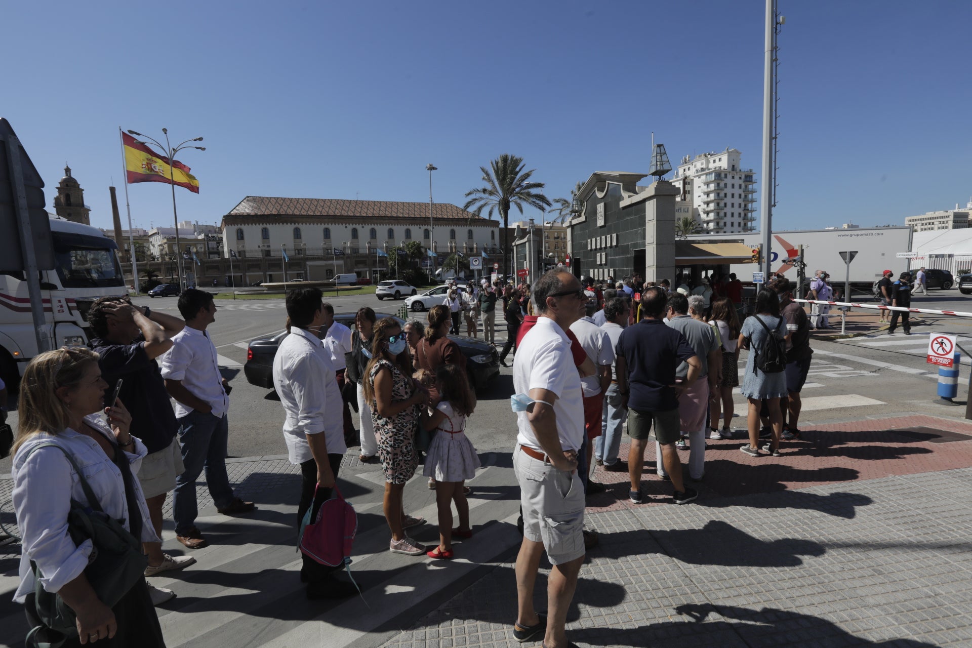 En imágenes: Los gaditanos se echan a la calle para disfrutar de la SailGP