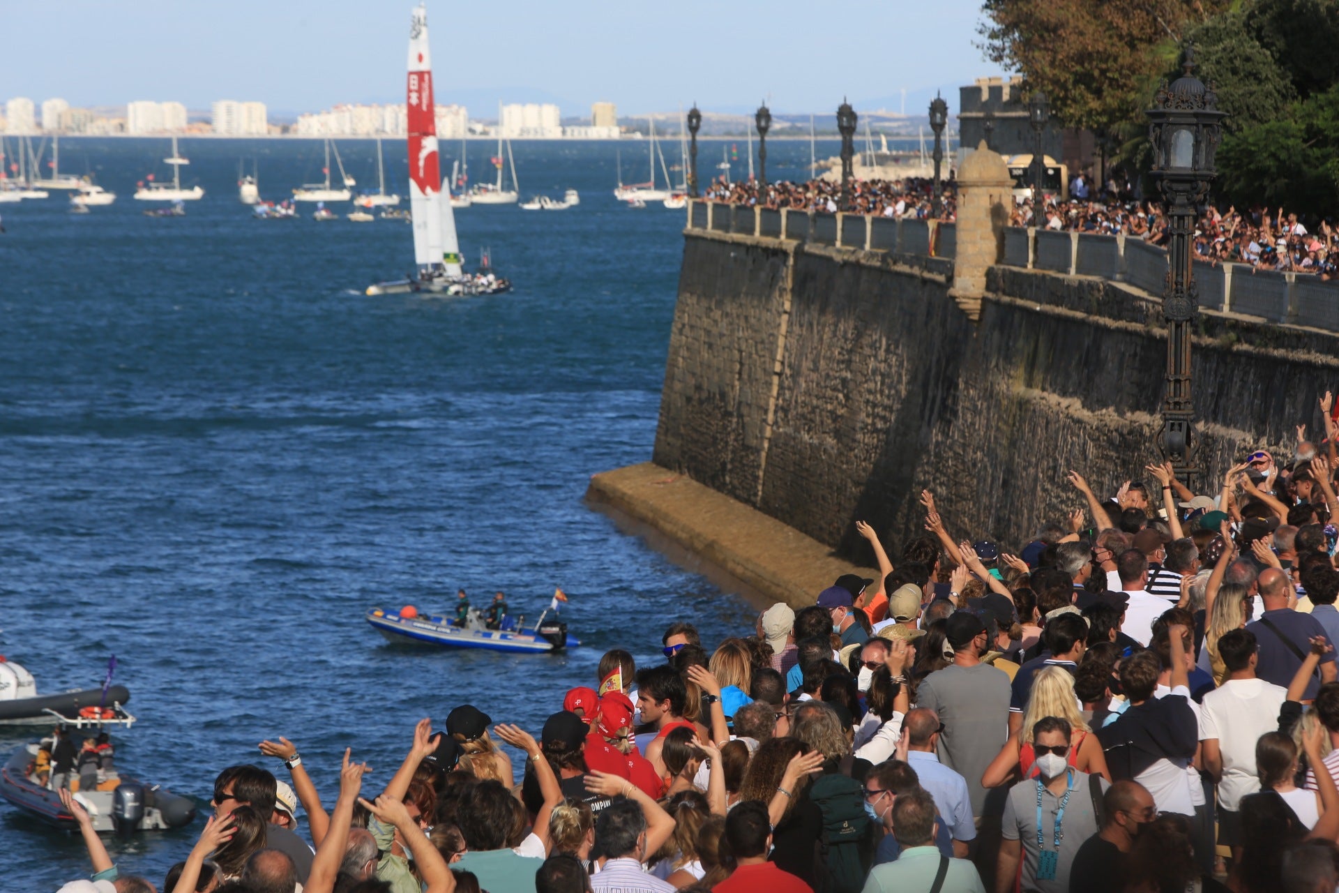 En imágenes: Domingo de SailGP por las calles de Cádiz