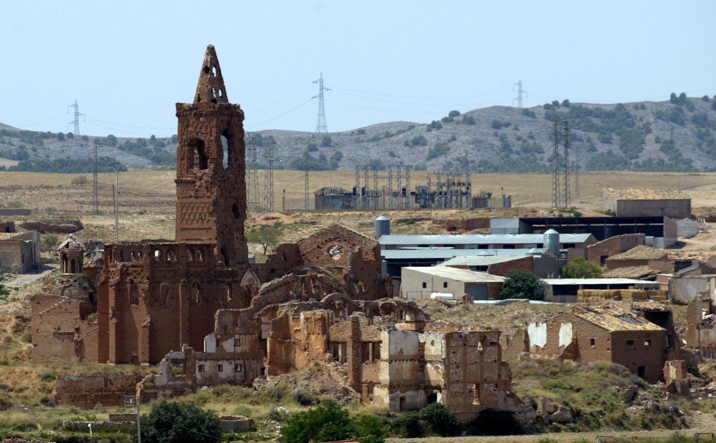 Belchite, un símbolo. Las ruinas del viejo pueblo de Belchite se ha convertido con el paso de los años en un símbolo del horror y la destrucción de la Guerra Civil.