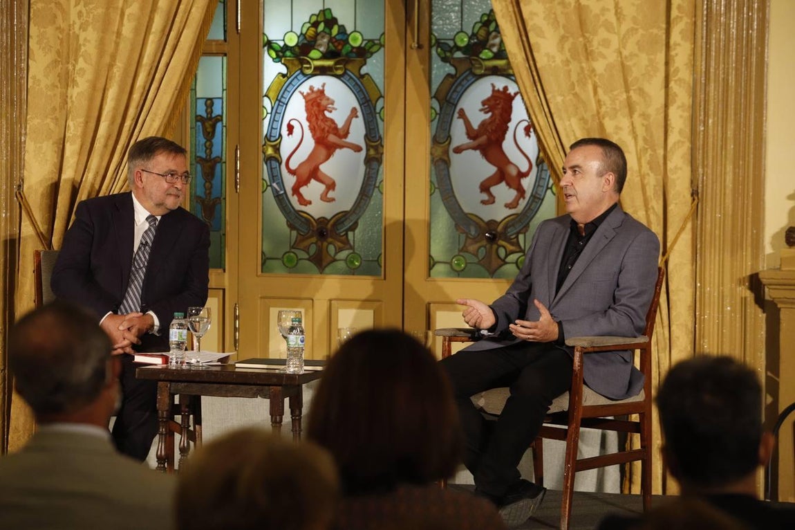 Lorenzo Silva en el Foro de Cultura de ABC Córdoba, en imágenes