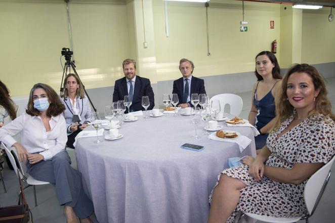 María del Mar Escalante, Elena Serrano, Jerónimo Martín, Fernando Muruve, María Cumplido y Guadalupe Guerrero