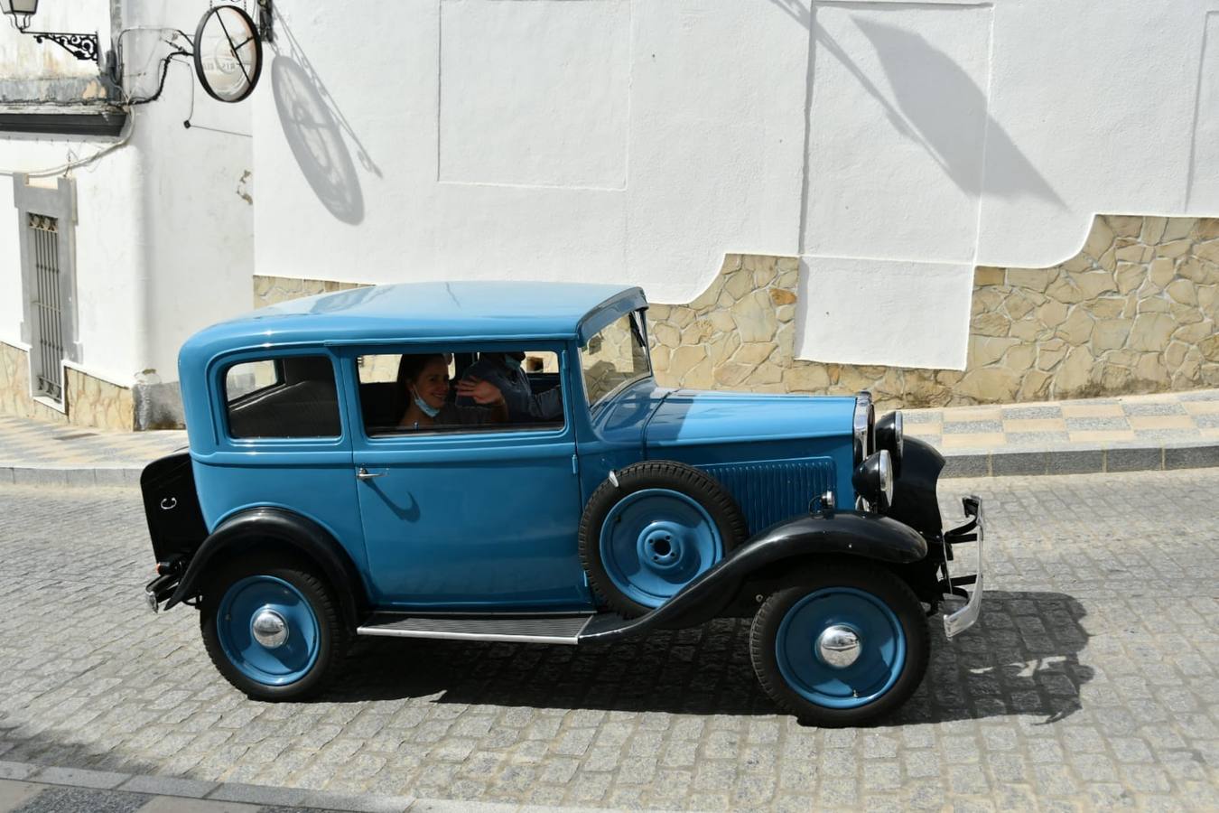 V Edición de la Exhibición de coches clásicos en Alcalá de los Gazules