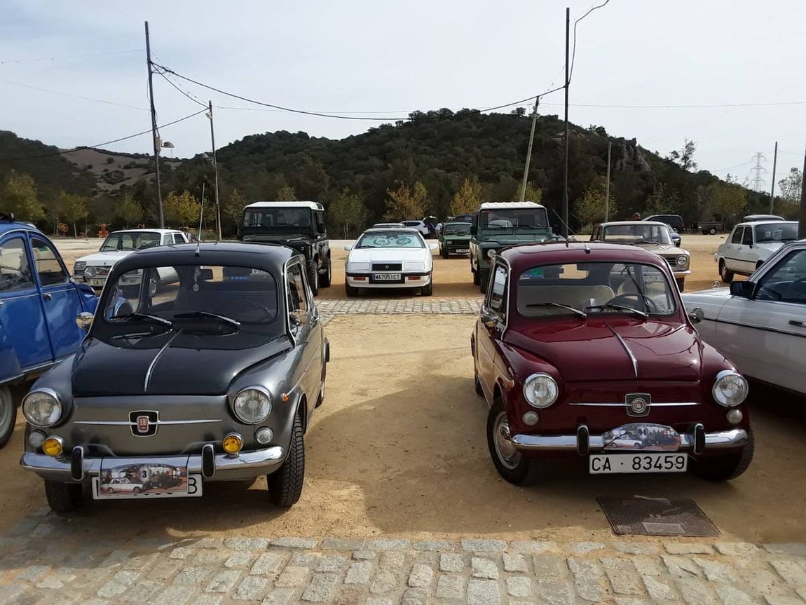 V Edición de la Exhibición de coches clásicos en Alcalá de los Gazules