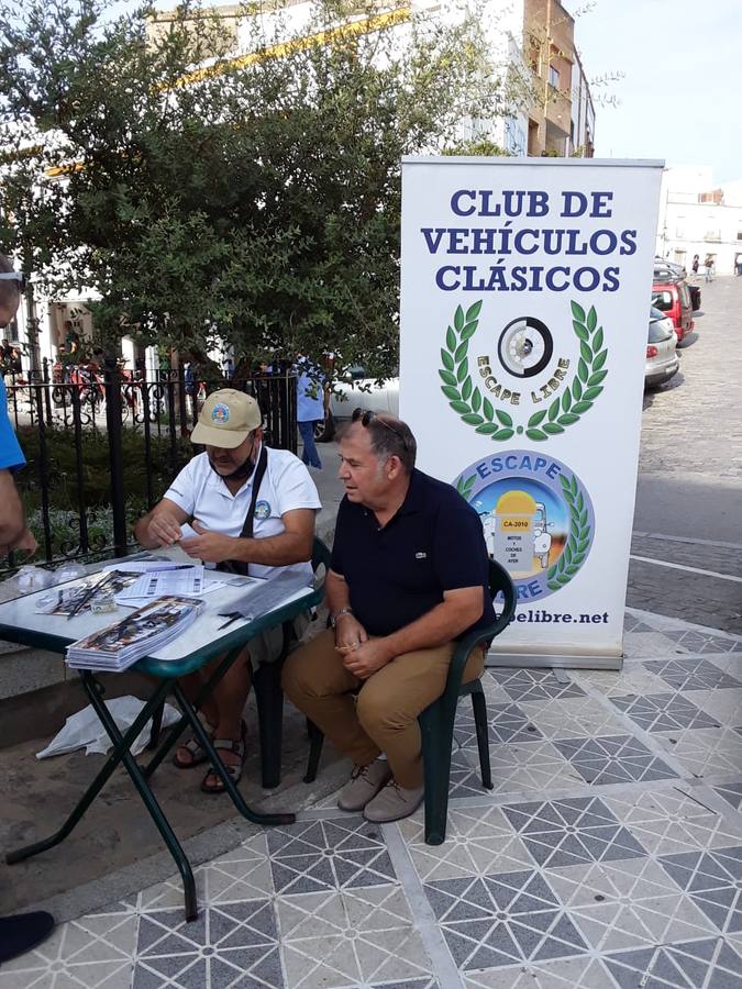 V Edición de la Exhibición de coches clásicos en Alcalá de los Gazules