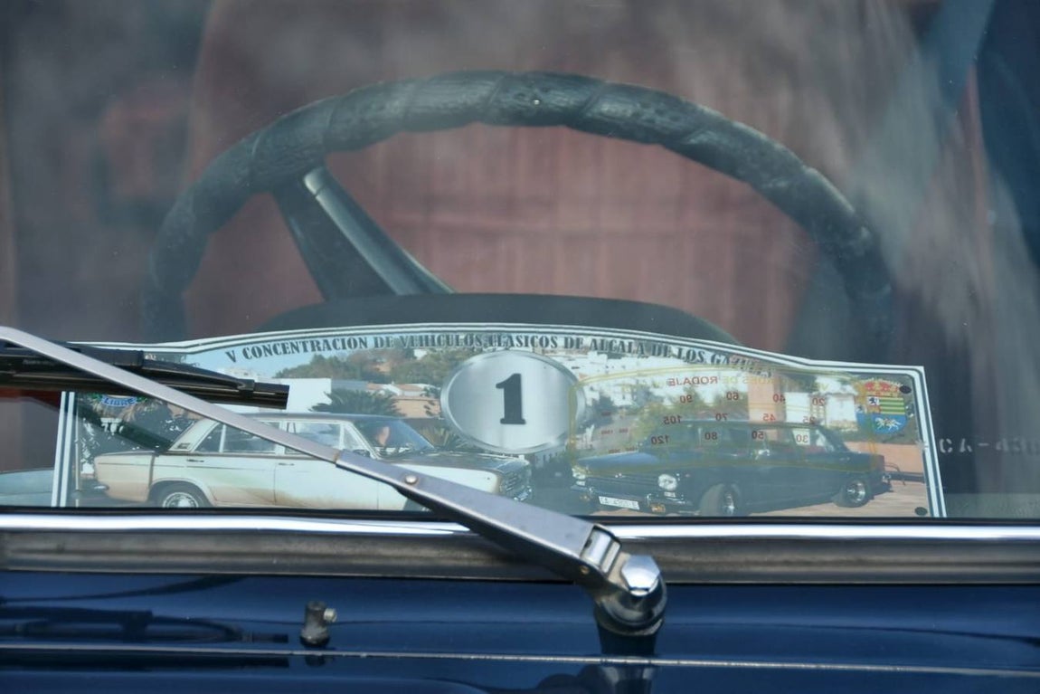 V Edición de la Exhibición de coches clásicos en Alcalá de los Gazules