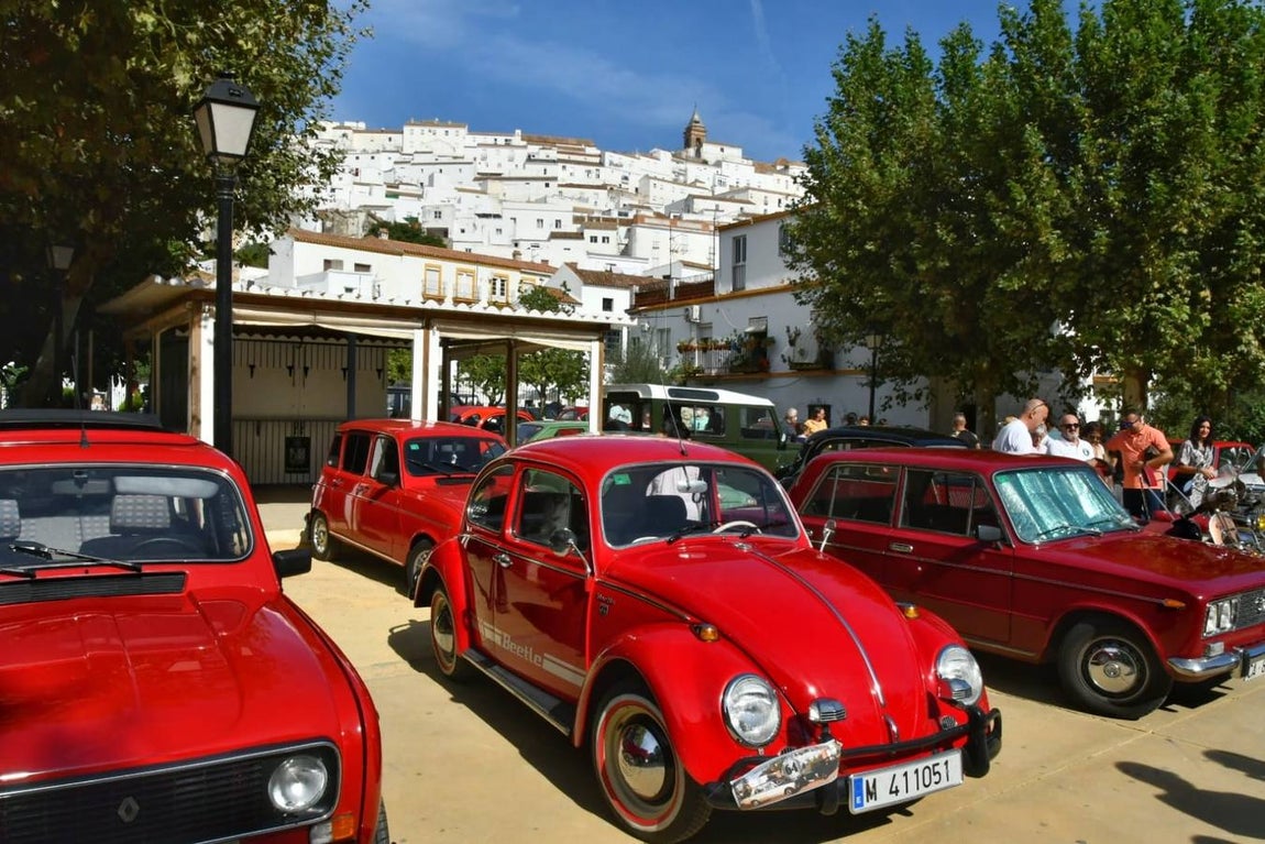 V Edición de la Exhibición de coches clásicos en Alcalá de los Gazules