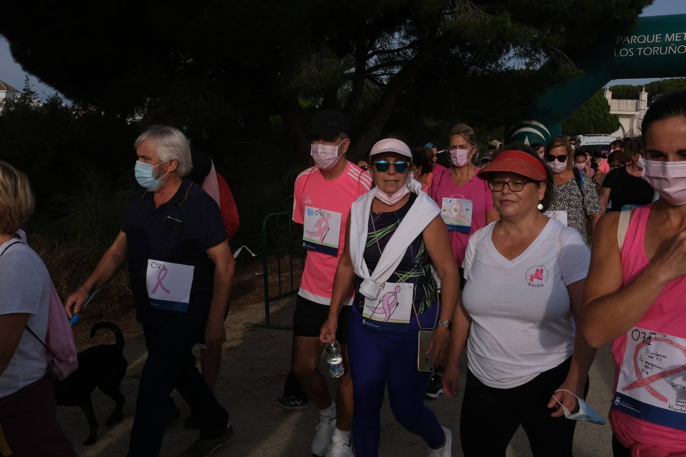 La Marcha Rosa reúne a cientos de personas en Los Toruños para luchar contra cáncer