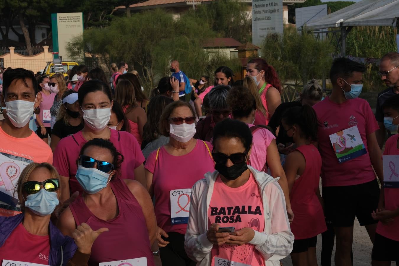 La Marcha Rosa reúne a cientos de personas en Los Toruños para luchar contra cáncer