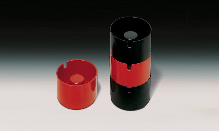 El archiconocido cenicero 'Copenhague'. Otra pragmática fórmula para no ensuciar las mesas con la ceniza del cigarrillo.