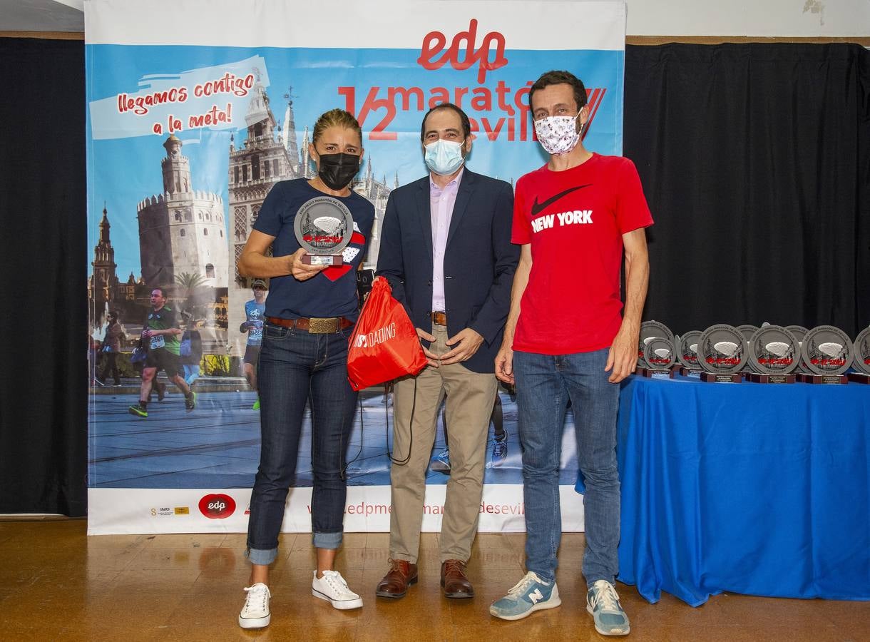 En imágenes, entrega de los premios de las categorías populares de la Edp Media Maratón de Sevilla 2021