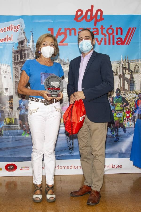 En imágenes, entrega de los premios de las categorías populares de la Edp Media Maratón de Sevilla 2021