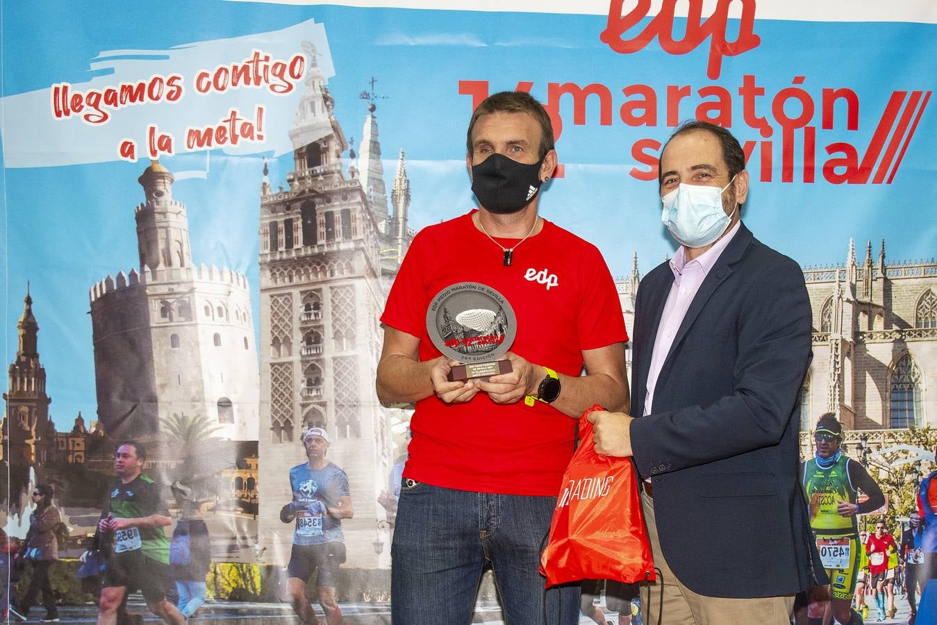 En imágenes, entrega de los premios de las categorías populares de la Edp Media Maratón de Sevilla 2021