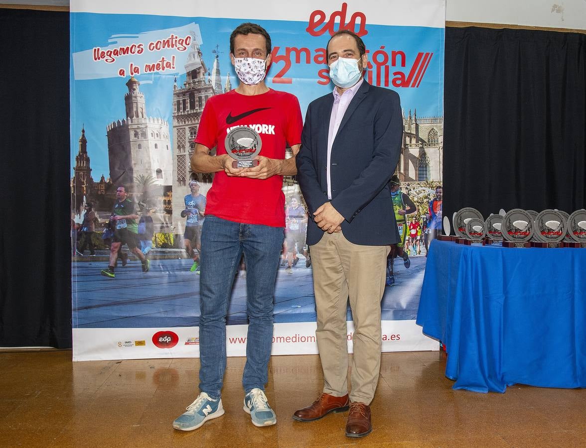 En imágenes, entrega de los premios de las categorías populares de la Edp Media Maratón de Sevilla 2021