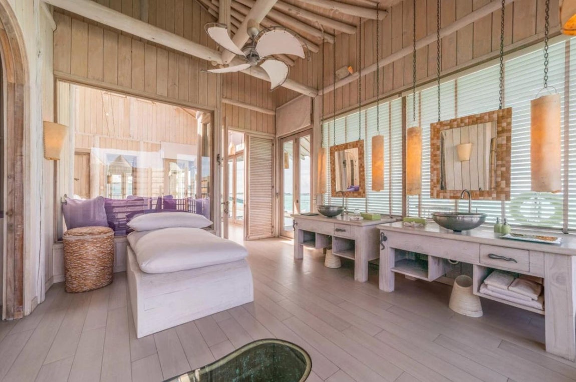 El Resort en Maldivas de la escapada de Tamara Falcó e Isabel Preysler. Uno de los puntos fuertes del complejo es que se puede disfrutar de todo tipo de tratamientos de belleza con la aparatología más puntera.