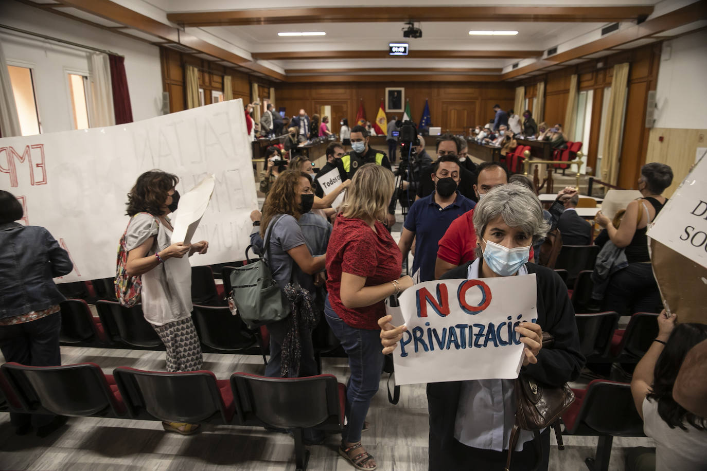 El Pleno de octubre del Ayuntamiento de Córdoba, en imágenes