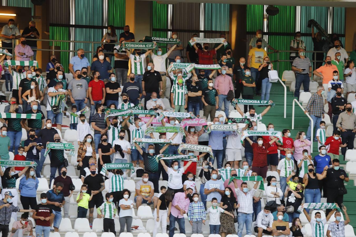 La grada del Córdoba CF-Antequera, en imágenes