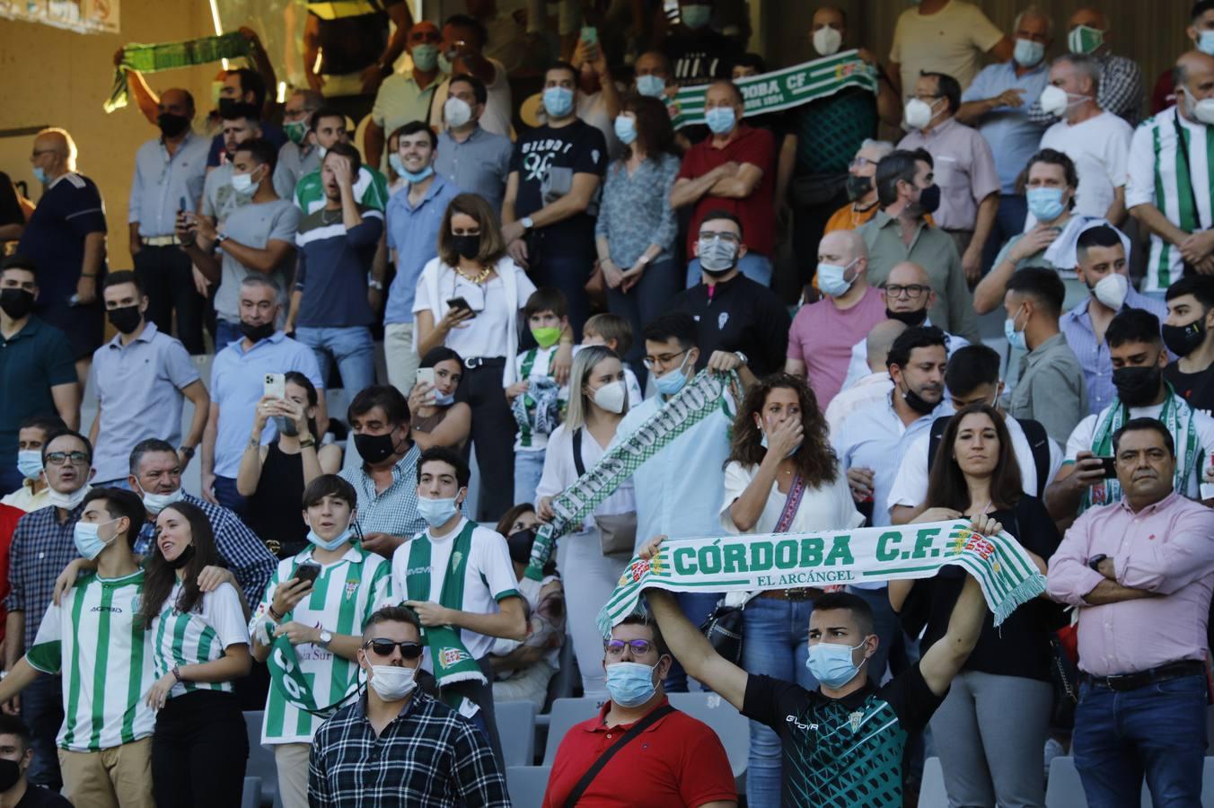 La grada del Córdoba CF-Antequera, en imágenes