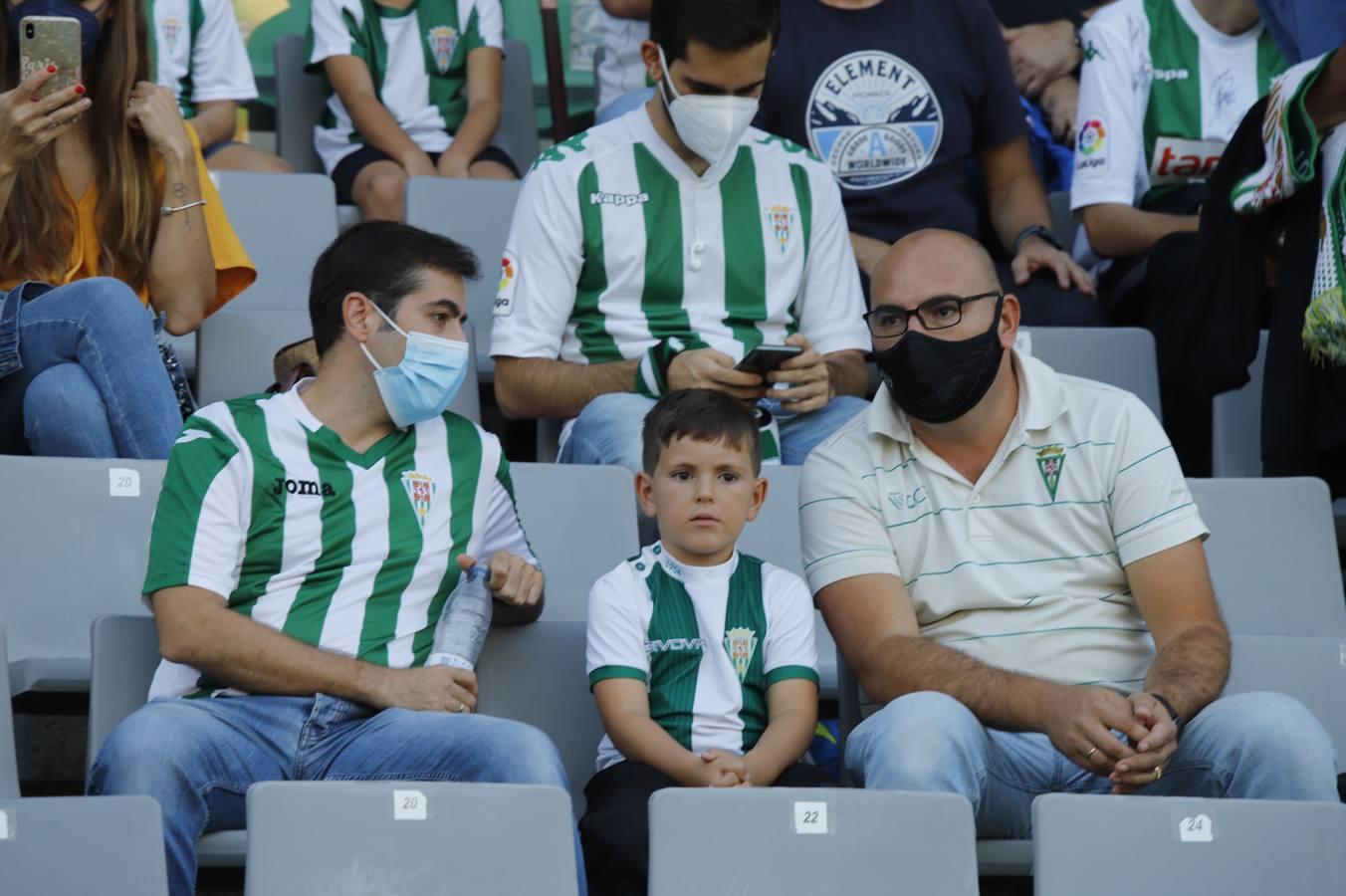 La grada del Córdoba CF-Antequera, en imágenes