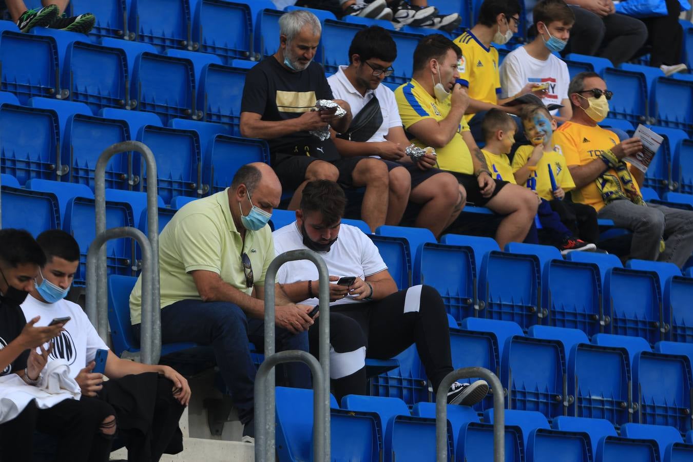 Búscate en el partido Cádiz-Alavés