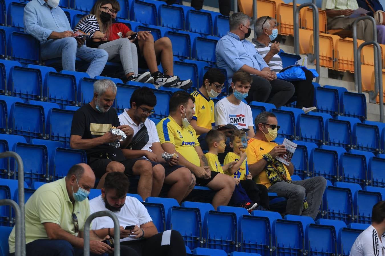 Búscate en el partido Cádiz-Alavés