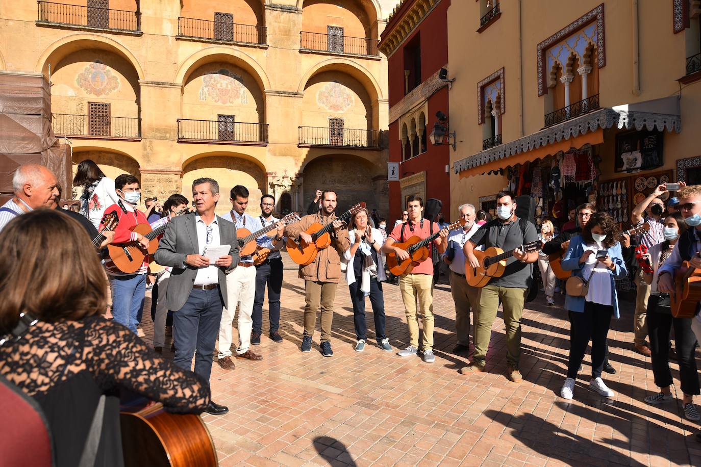 El recorrido de la Cruz de los Jóvenes por Córdoba, en imágenes