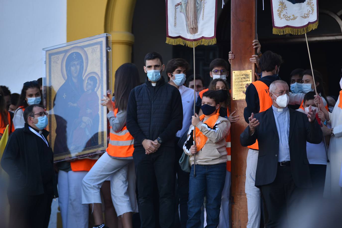 El recorrido de la Cruz de los Jóvenes por Córdoba, en imágenes