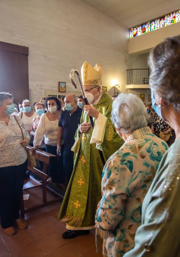 El cardenal Amigo Vallejo oficia una misa ante el Gran Poder