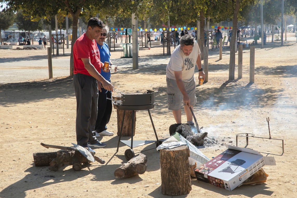 Los peroles en El Arenal por el Día de San Rafael, en imágenes