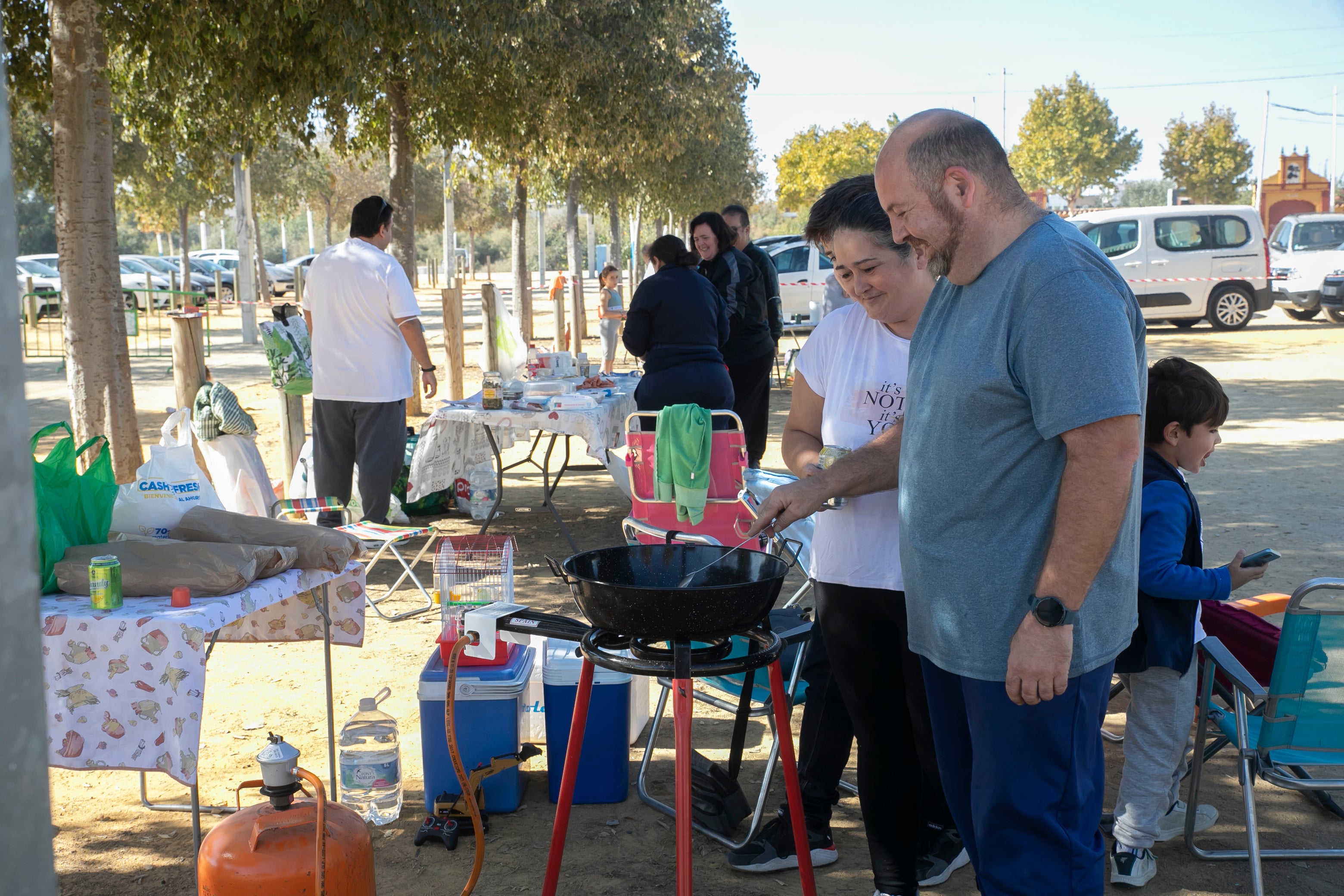 Los peroles en El Arenal por el Día de San Rafael, en imágenes