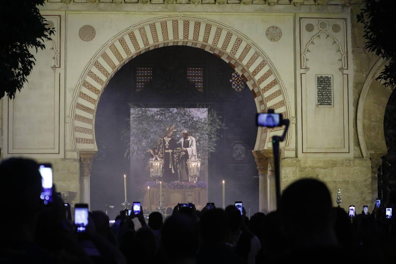 La procesión de Nuestro Padre Jesús de la Salud de Córdoba, en imágenes