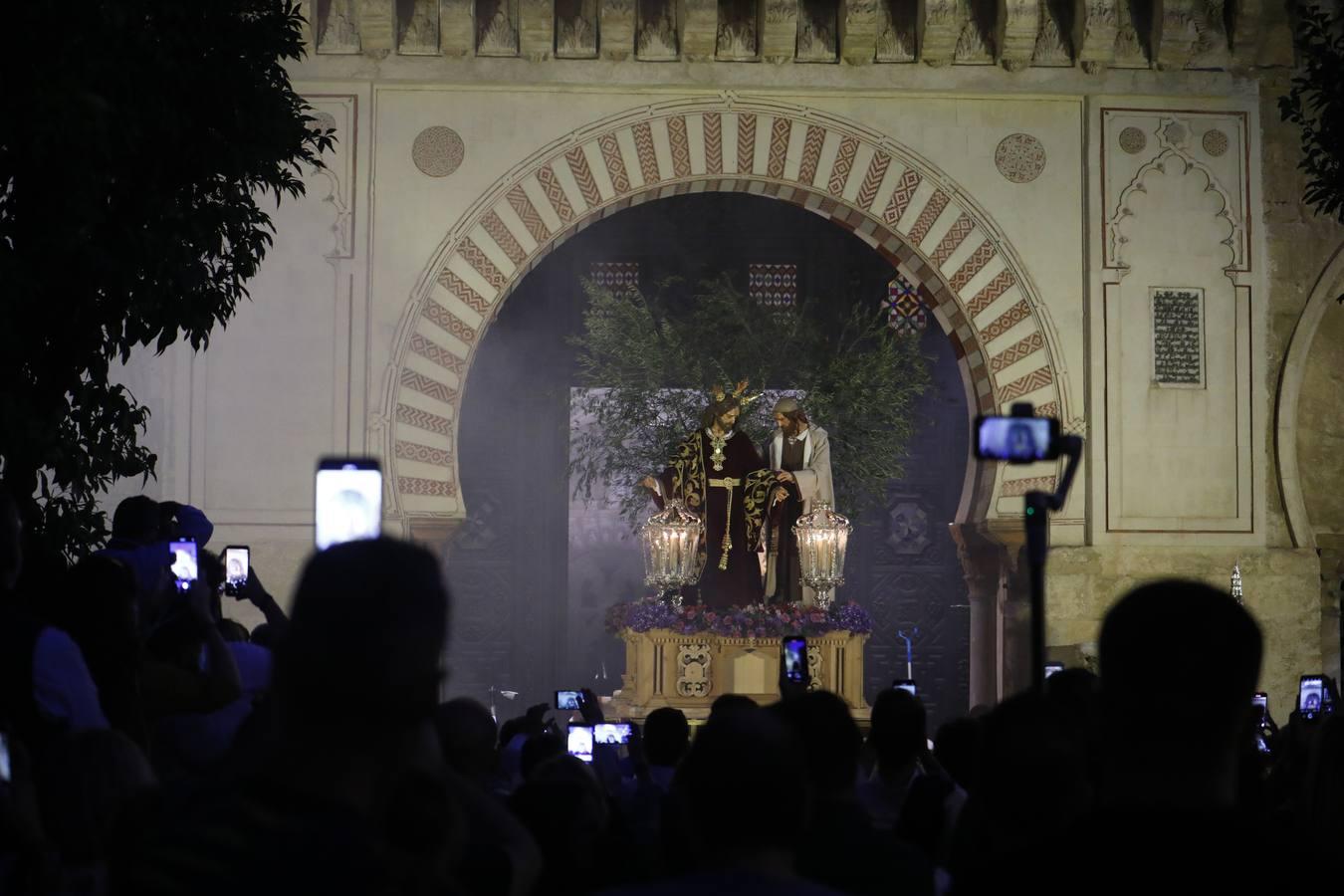 La procesión de Nuestro Padre Jesús de la Salud de Córdoba, en imágenes