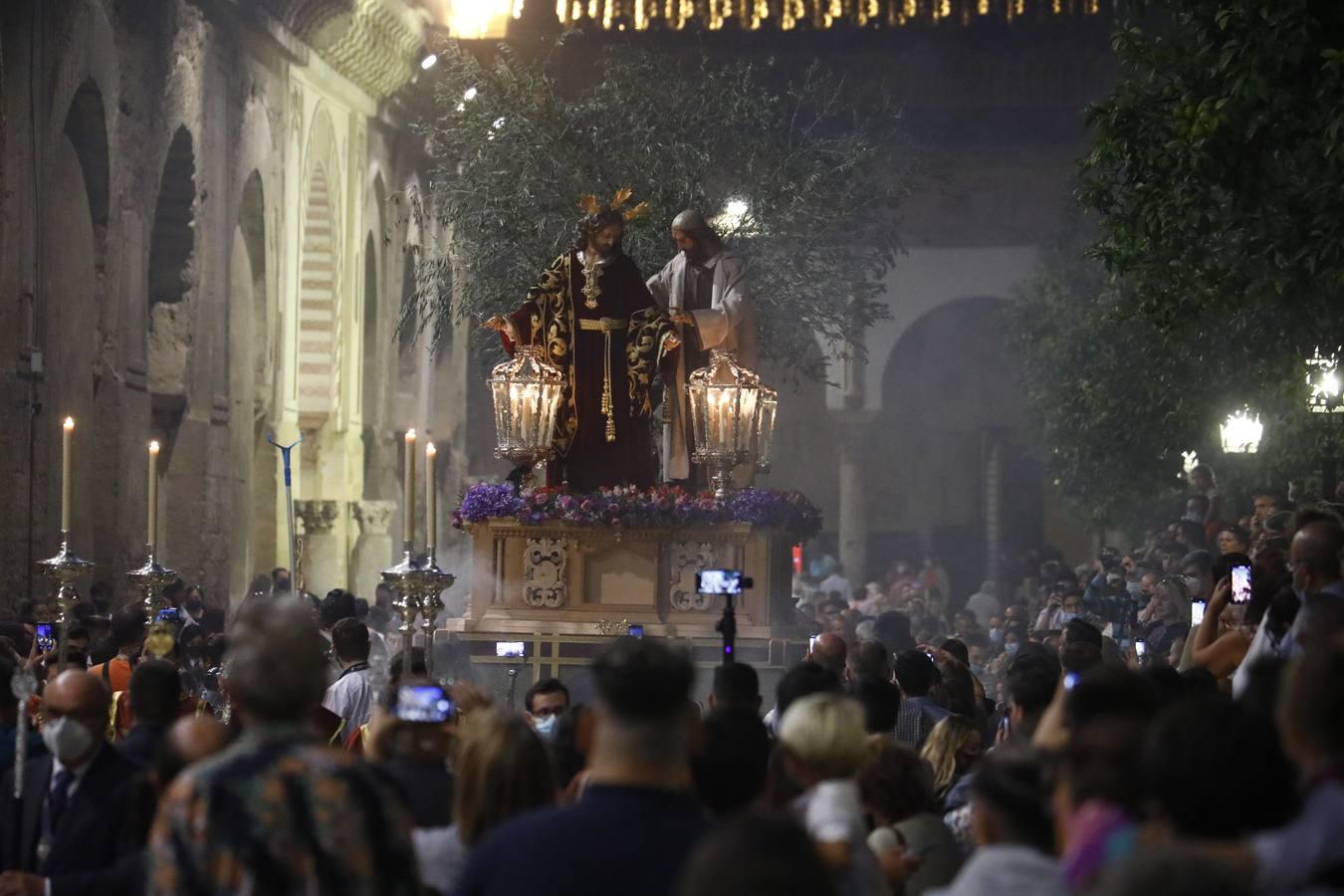 La procesión de Nuestro Padre Jesús de la Salud de Córdoba, en imágenes