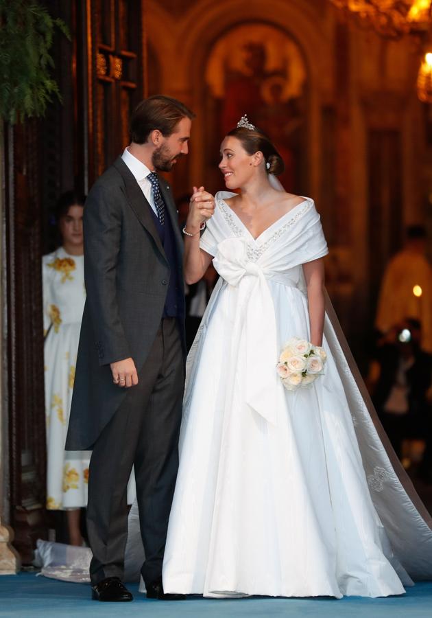 Philippos de Grecia y Nina Flohr, un enlace muy esperado. Septiembre y octubre están siendo unos meses muy intensos en lo que a bodas ‘royals’ se refiere. Una semana después de llevar a cabo su unión civil, este fin de semana <a href="https://www.abc.es/estilo/moda/abci-vestido-sassa-osma-eclipso-boda-real-philippos-grecia-y-nina-flohr-202110251110_noticia.html" target="_blank">Philippos de Grecia y Nina Flohr se han dado el «sí quiero» </a>en la Catedral de la Anunciación de Santa María, en el corazón de Atenas con una ceremonia en donde no han faltado miembros de las casas reales de toda Europa. Como era de esperar, además del vestido de la novia, los estilismos de las invitadas han sido el otro punto que más atención ha suscitado. Los más destacados, a continuación.