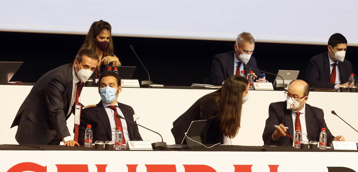 La junta de accionistas del Sevilla FC, en imágenes