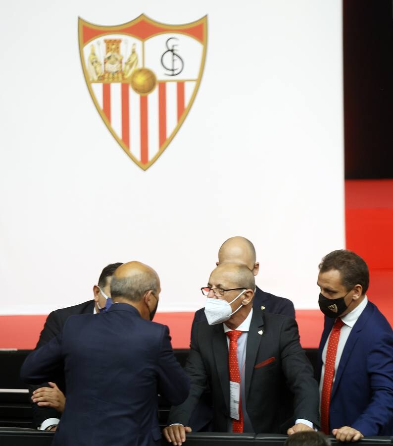 La junta de accionistas del Sevilla FC, en imágenes
