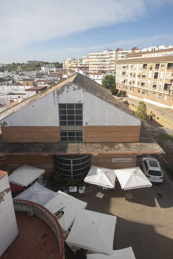 Así está el mercado del Alcázar de Córdoba, un inmueble con 70 años a sus espaldas