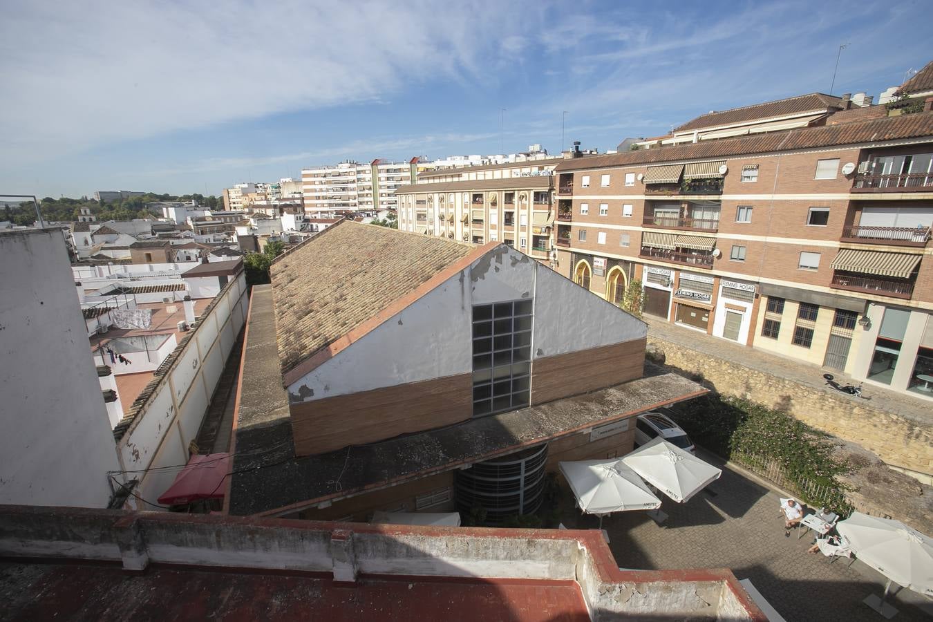 Así está el mercado del Alcázar de Córdoba, un inmueble con 70 años a sus espaldas