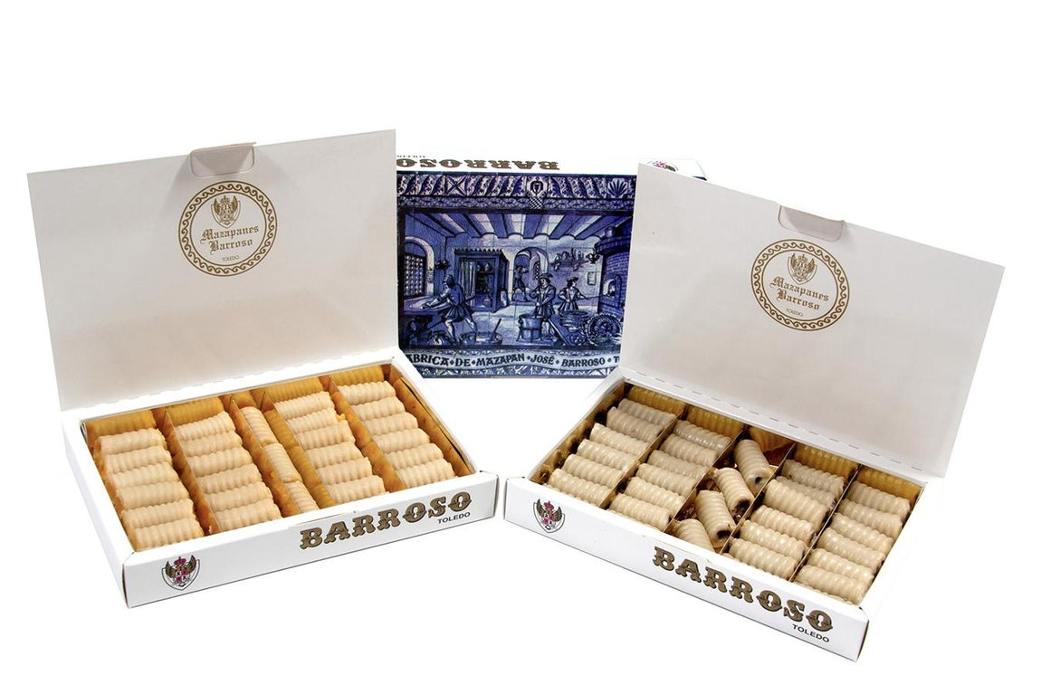Huesos de Santo de Mazapanes Barroso. Otra empresa tradicional, en esta ocasión de Toledo que estos días incorpora en su carta de manjares los clásicos Huesos de Santo es Mazapanes Barroso. Hechos de forma artesanal, los más tradicionales son los de yema aunque también los elaboran con diferentes rellenos: chocolate, praliné de almendra, de avellana, fresa, cabello, batata, café, limón, naranja, coco, etc. Precio: 17,76€ / caja de 250 grs, con un surtido especial.