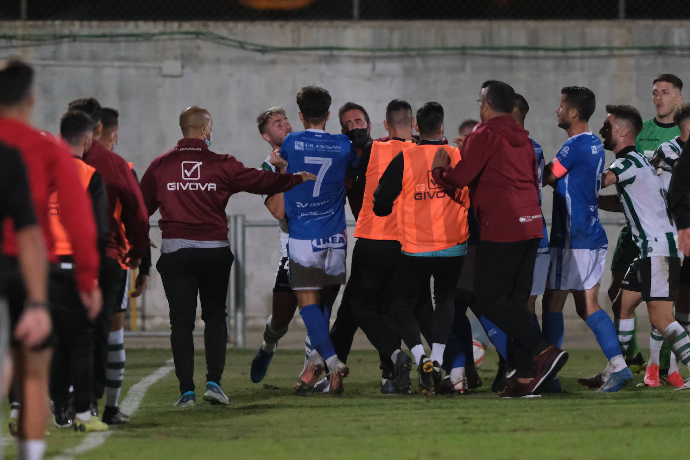 Así ha celebrado el Córdoba CF la clasificación para la Copa del Rey ante el Xerez CD, en imágenes