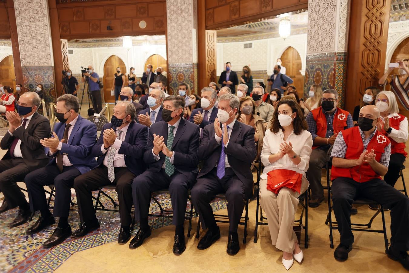 Entrega de los Premios Voluntariado 2021 de la Cruz Roja de Sevilla, en imágenes